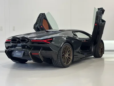 2025 LAMBORGHINI REVUELTO