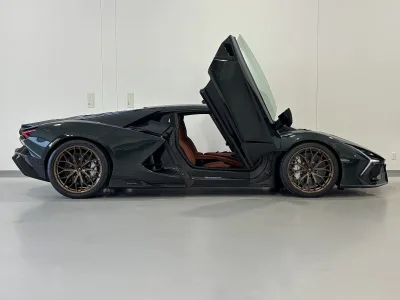 2025 LAMBORGHINI REVUELTO