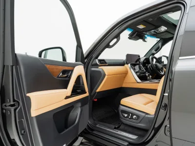 2025 LEXUS LX600 4WD –7 Seater LUXURY PACKAGE
