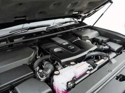2025 LEXUS LX600 4WD –7 Seater LUXURY PACKAGE