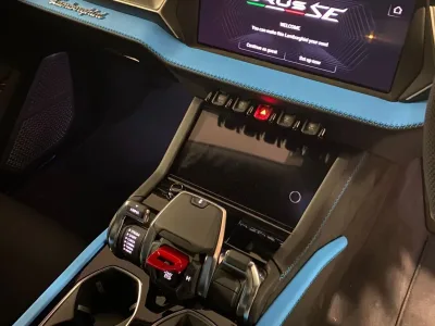 2025 Lamborghini Urus SE