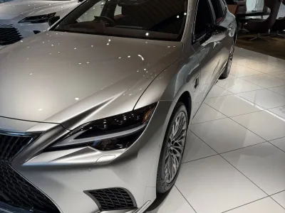 2025 Lexus LS500h Executive