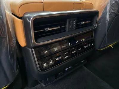2025 Lexus LX 600 4WD Moderista 7 Seats