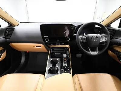 2025 Lexus NX450h+ Version L SUV