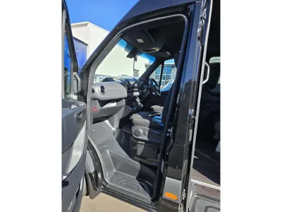 2025 Mercedes-Benz Sprinter 519 ELWB Van 16 seater VIP