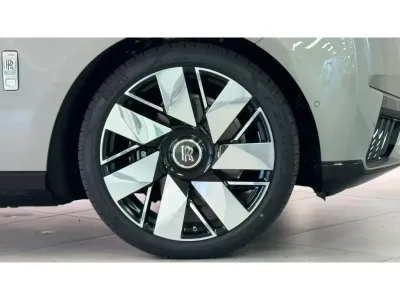 2025 Rolls-Royce Cullinan Right-Hand Drive SUV (No.109054)