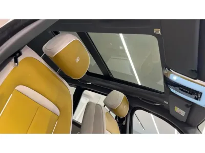 2025 Rolls-Royce Cullinan Right-Hand Drive SUV (No.109054)