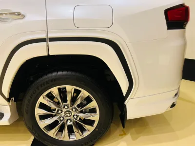 2025 TOYOTA LAND CRUISER 300 ZX 4WD