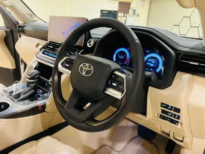 2025 TOYOTA LAND CRUISER 300 ZX 4WD