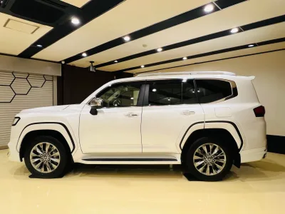 2025 TOYOTA LAND CRUISER 300 ZX 4WD