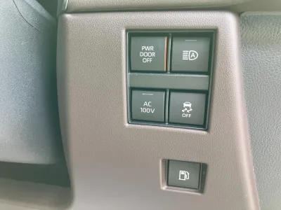 2025 Toyota Alphard Plug-in Hybrid Executive Lounge E-Four 4WD