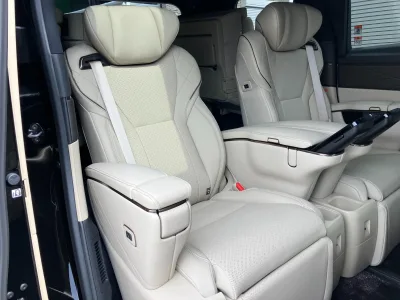 2025 Toyota Alphard Plug-in Hybrid Executive Lounge E-Four 4WD