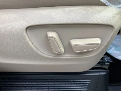 2025 Toyota Alphard Plug-in Hybrid Executive Lounge E-Four 4WD