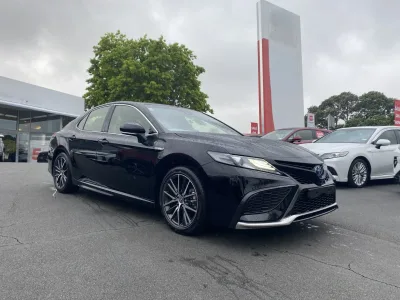 2025 Toyota Camry ZR 2.5P HEV – Hybrid Luxury Sedan