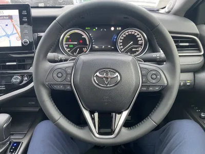 2025 Toyota Camry ZR 2.5P HEV – Hybrid Luxury Sedan