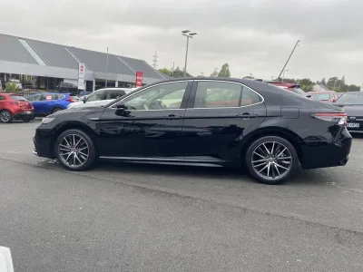 2025 Toyota Camry ZR 2.5P HEV – Hybrid Luxury Sedan
