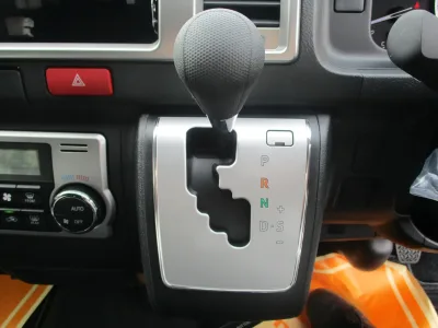 2025 Toyota Hiace 2.7 Grand Cabin 10 Seates