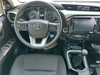 2025 Toyota Hilux SR5 Double Cab 4x4 LHD Full option