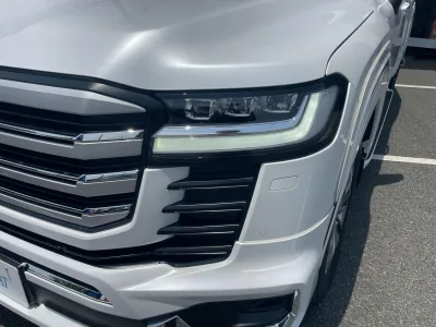 2025 Toyota Land Cruiser 300 ZX 4WD – Luxury Flagship