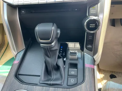 2025 Toyota Land Cruiser 300 ZX 4WD – Luxury Flagship