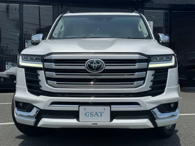 2025 Toyota Land Cruiser 300 ZX 4WD – Luxury Flagship