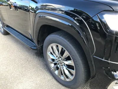 2025 Toyota Land Cruiser 300 ZX – BLACK