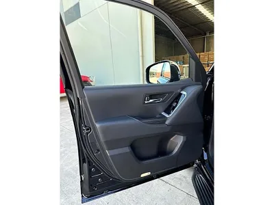 2025 Toyota Land Cruiser Sahara ZX