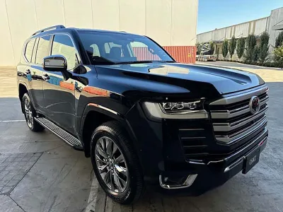 2025 Toyota Land Cruiser Sahara ZX