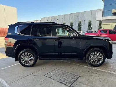 2025 Toyota Land Cruiser Sahara ZX