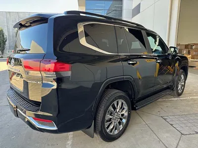 2025 Toyota Land Cruiser Sahara ZX
