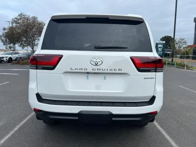 2025 Toyota Land Cruiser Sahara – The Ultimate 7-Seater Luxury SUV (No.J1047)