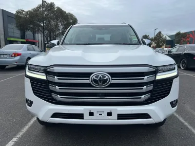 2025 Toyota Land Cruiser Sahara – The Ultimate 7-Seater Luxury SUV (No.J1047)