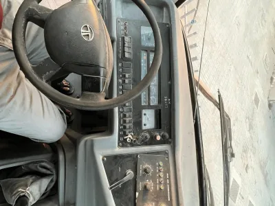 ASHOK LEYLAND BUS 66 Seater 2013 (No-830702)