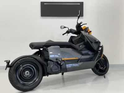 2022 BMW Motorrad CE 04 (10.25” TFT display) (No.J0590)