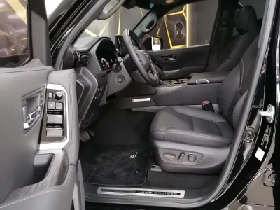 DEC/2022 LANDCRUISER LC300 70TH ANNIVERSARY LEFT HAND DRIVE (No.101816)