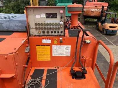 HITACHI HR320G Self-Propelled 20tons (Wood-Chippers Jaw Crusher (No.J0808)
