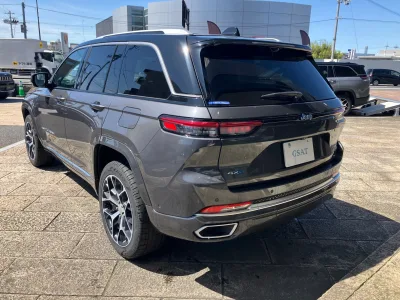 2025 Jeep Grand Cherokee Summit Reserve 4xe (Plug‑In Hybrid)