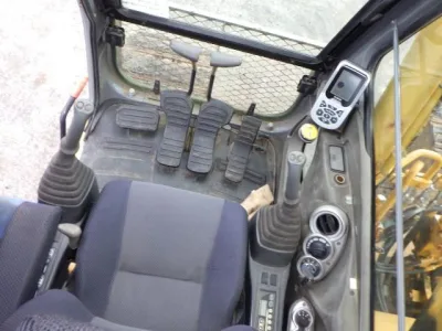 KATO HD820 Excavator (No.J0785)