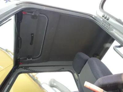 KATO HD820 Excavator (No.J0785)