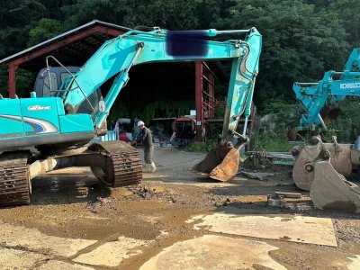 KOBELCO SK200 Excavator (No.J0744)