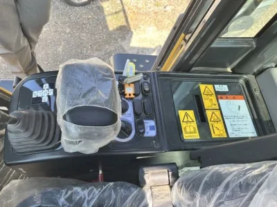 KOMATSU WA100-8 WHEEL LOADER (No.J0803)