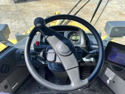 KOMATSU WA100-8 WHEEL LOADER (No.J0803)