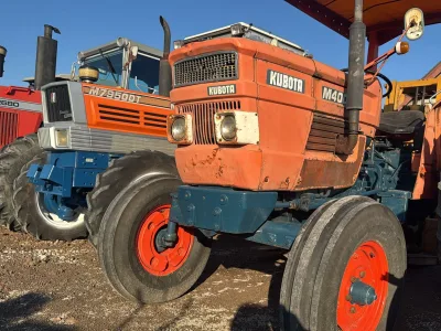 KUBOTA M4000 TRACTOR