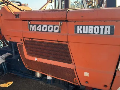 KUBOTA M4000 TRACTOR