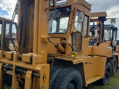 Komatsu FD100-4 ForkLift (No.850808)