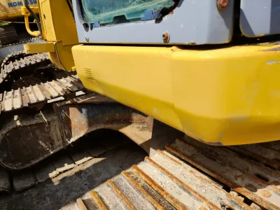 Komatsu  Excavator Machinery 2004  (No-J0705)