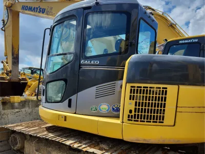 Komatsu  Excavator Machinery 2004  (No-J0705)