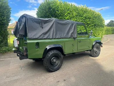 LANDROVER DEFENDER 110 (No.J0757)