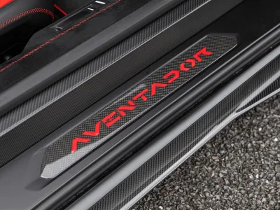 2021 Lamborghini Aventador SVJ Roadster: The Ultimate Supercar Experience convertible (No.112972)