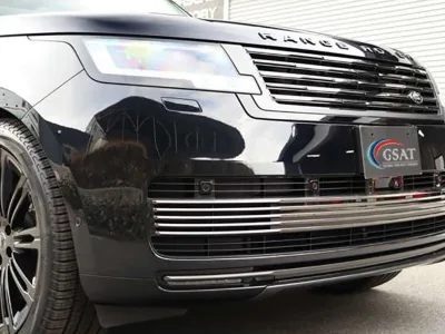 Land Rover Range Rover SV 4.4L P530 Standard Wheelbase 4WD with New Car -Black ( No-960681)